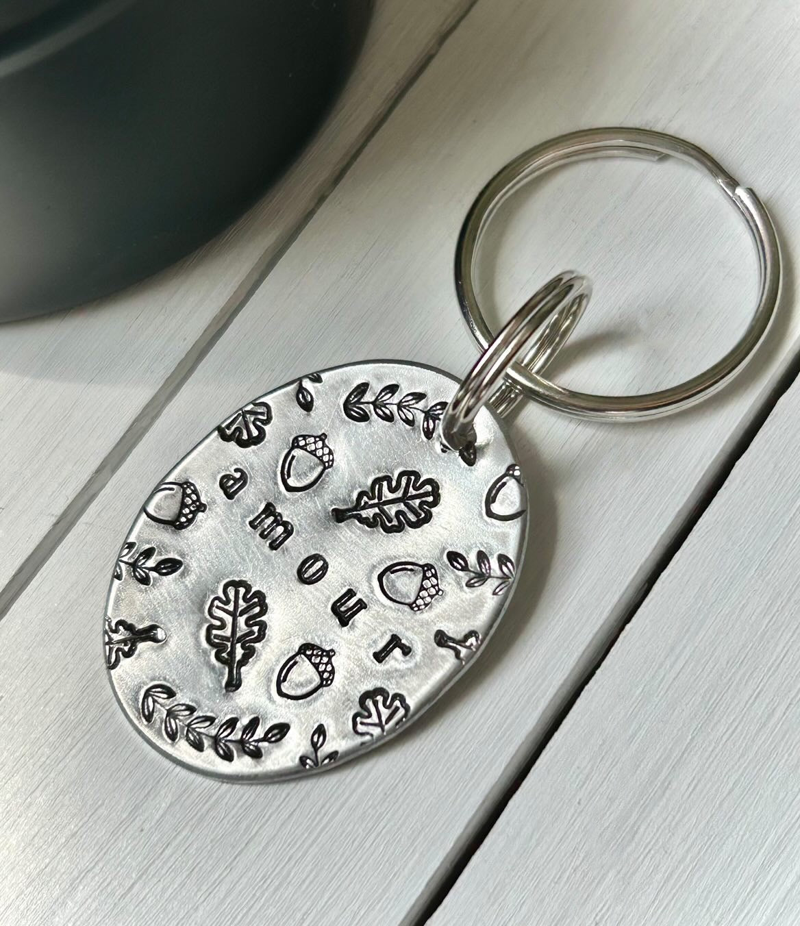 Fall Amour Oval Tag π